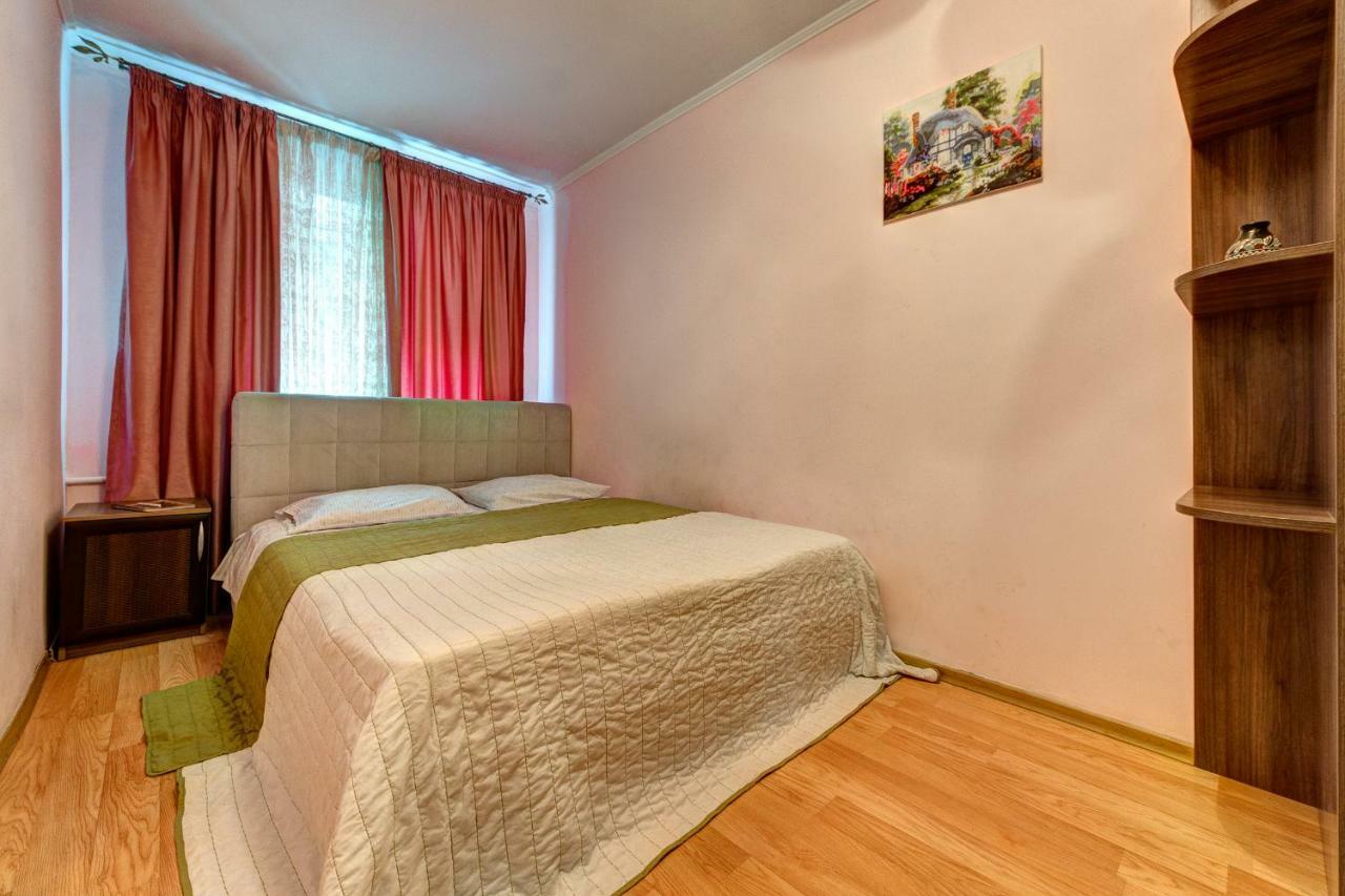 Apartments Near The Nsc Olympic Киев Екстериор снимка